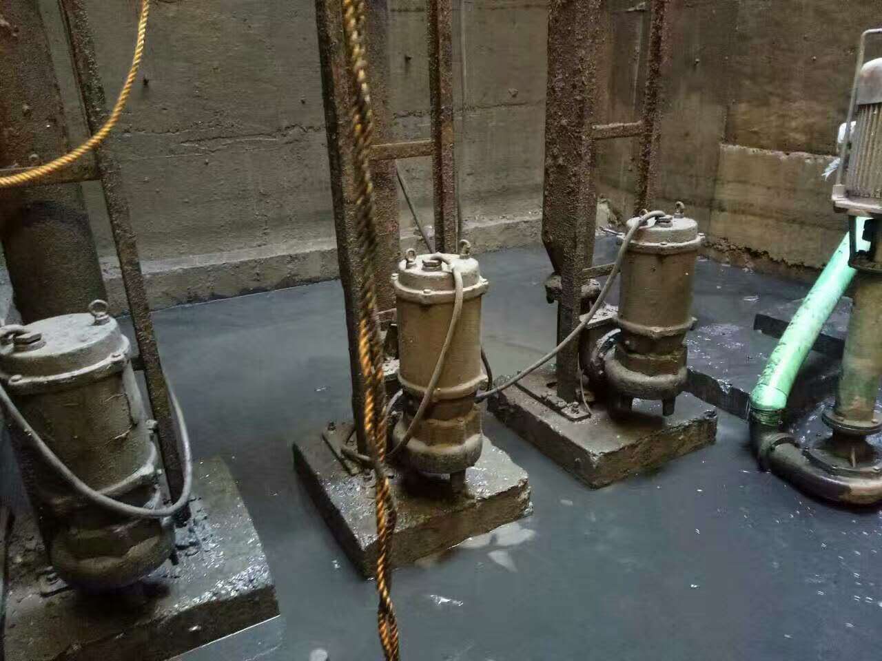 红古污水池清理